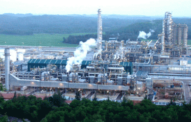 Lập báo cáo giám sát môi trường định kỳ tại nhà máy lọc dầu